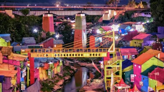Wisata Kampung Warna-Warni di Malang