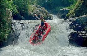 Menjelajahi Sensasi Rafting Terbaik di Malang: Petualangan di Sungai Amprong  - Batu Rafting