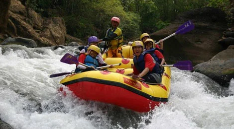 Arung Jeram Malang: Menjelajahi Keindahan Tersembunyi di Sungai-Sungai Alami