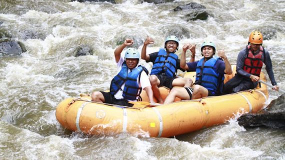 Deru Brantas dan 33 Jeram yang Mengguncang Kota Wisata