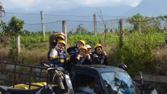 Ini 3 Rekomendasi Tempat Rafting Yang Aman Sentosa!