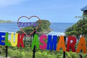 Pantai Teluk Asmara, Pesona pantai di Malang Selatan