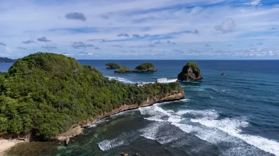 Pantai Watu Leter, Pesona Pantai di Malang Selatan
